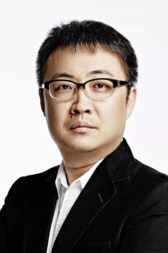 Yibing Wang